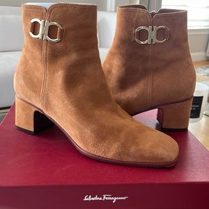 Salvatore Ferragamo suede boots 8 1/2, ankle boots, shoe boots, genuine suede